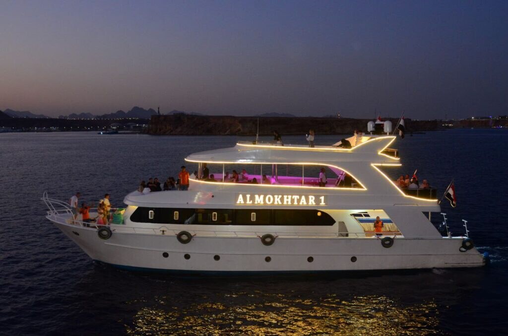 Romantic Dinner Cruise on the Red Sea